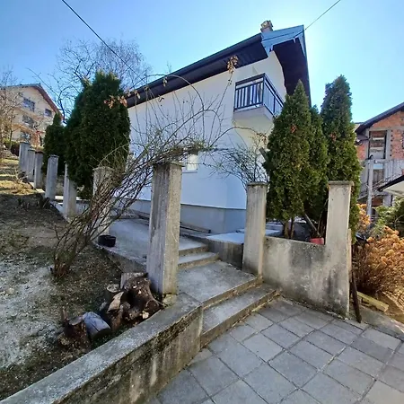 Halima's Retreat Apartman *